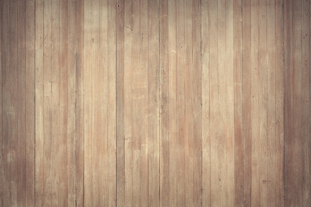 Moderne keuken met terrazzo achterwand.