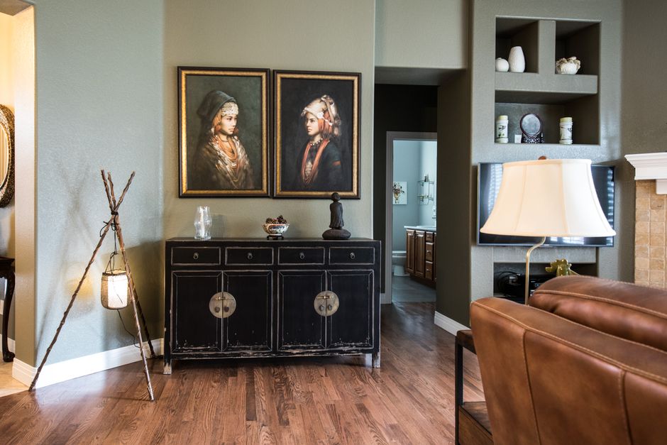 Kleurrijke decorstukken tonen hedendaags eclecticisme. Kleurrijke decorstukken tonen hedendaags eclecticisme.