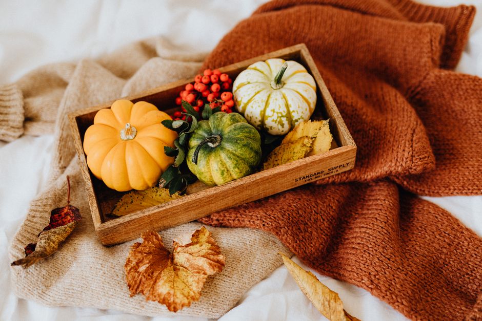 DIY herfstkrans voor indoor seizoensdecoratie. DIY herfstkrans voor indoor seizoensdecoratie.